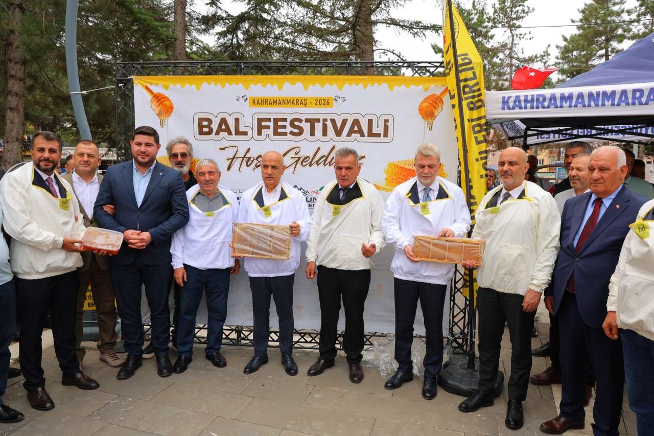 En tatlı yarışma! 1 kilo bal yiyen şampiyon oldu 3